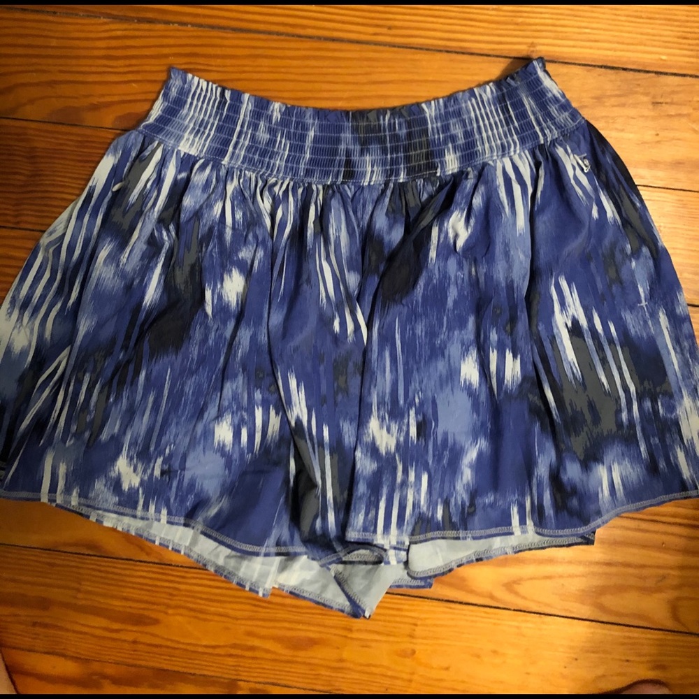 Athleta sneaky shorts in blue
